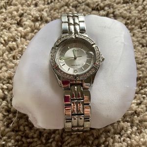 GUESS Women Silver Watch